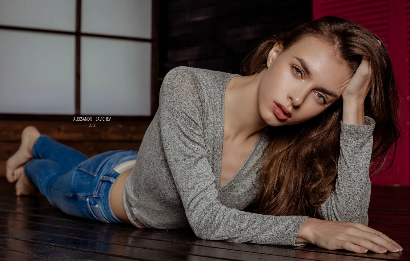 Photo wallpaper girl, pose, model, jeans, lies, light, brown hair, beautiful