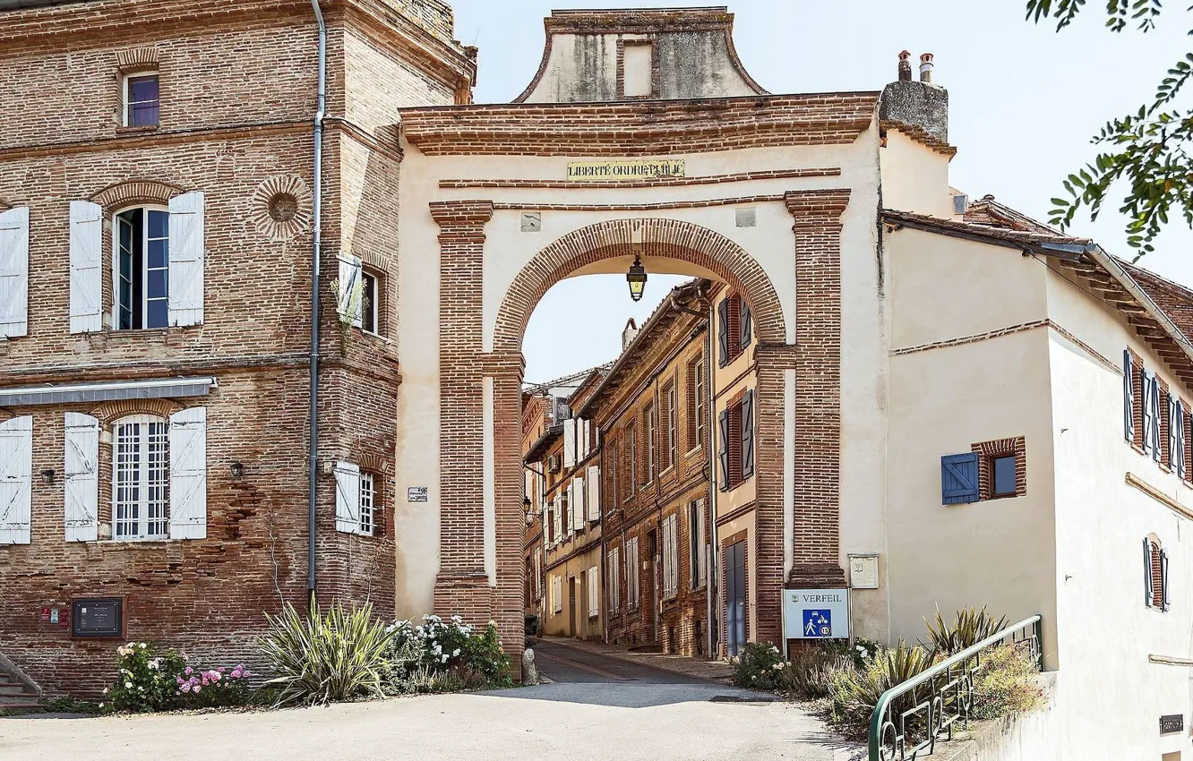 Photo wallpaper France, home, gate, town, medieval architecture, Verfeil, Haute-Garonne, The Toulouse gate