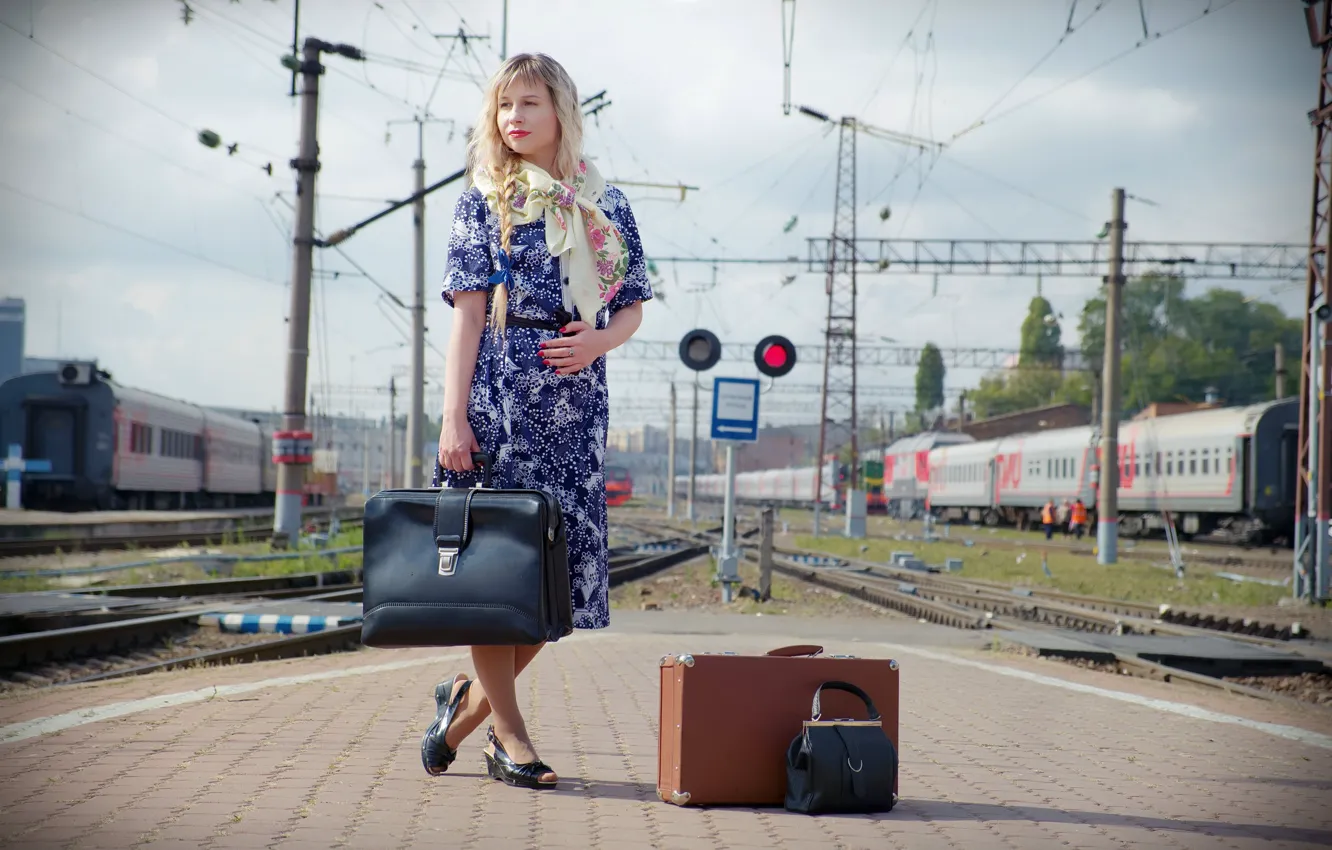 Photo wallpaper retro, station, dress, the platform, blonde, suitcase, bag, shawl