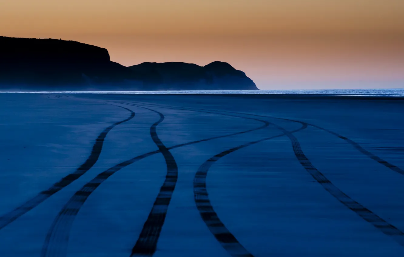 Photo wallpaper New Zealand, Tasman, Te Rae, Tyre traces