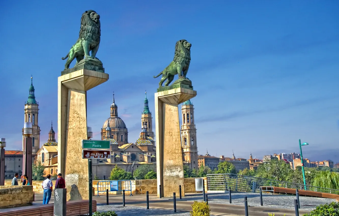 Photo wallpaper the sky, clouds, Leo, sculpture, Spain, Zaragoza, Basílica de Nuestra Señora del Pilar