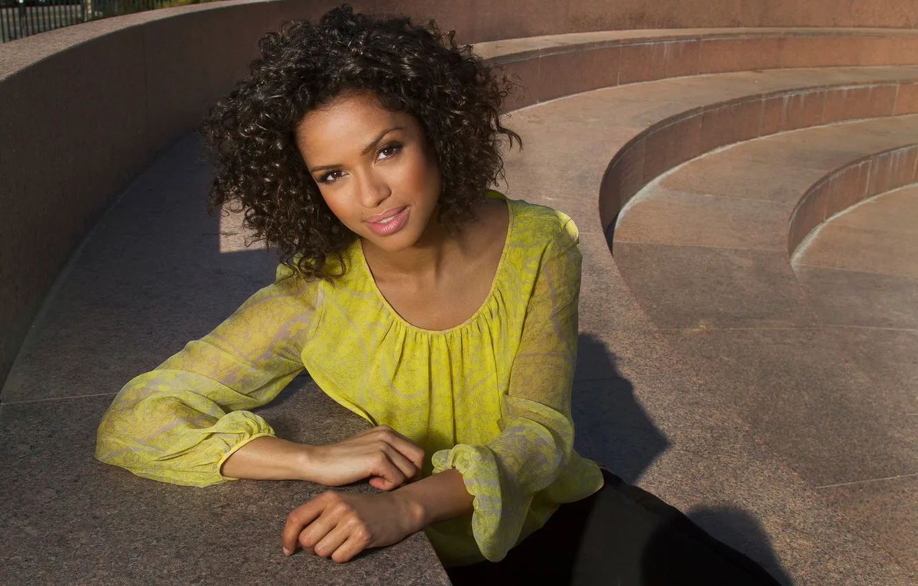 Photo wallpaper photoshoot, Los Angeles Times, A Word Of Embata-Ro, Gugu Mbatha-Raw