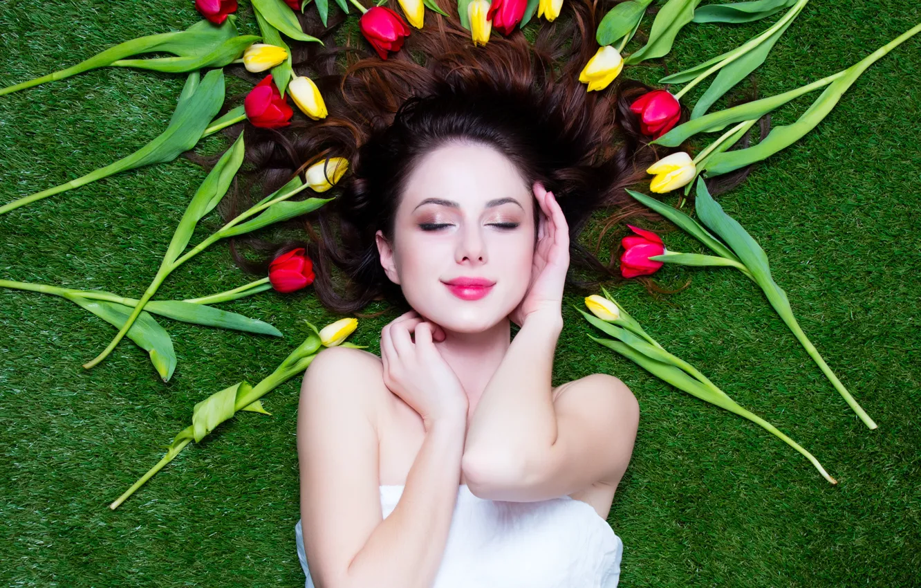 Photo wallpaper greens, girl, flowers, yellow, red, smile, lawn, makeup