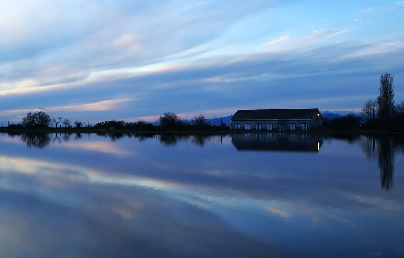 Photo wallpaper lake, reflection, the building, the evening