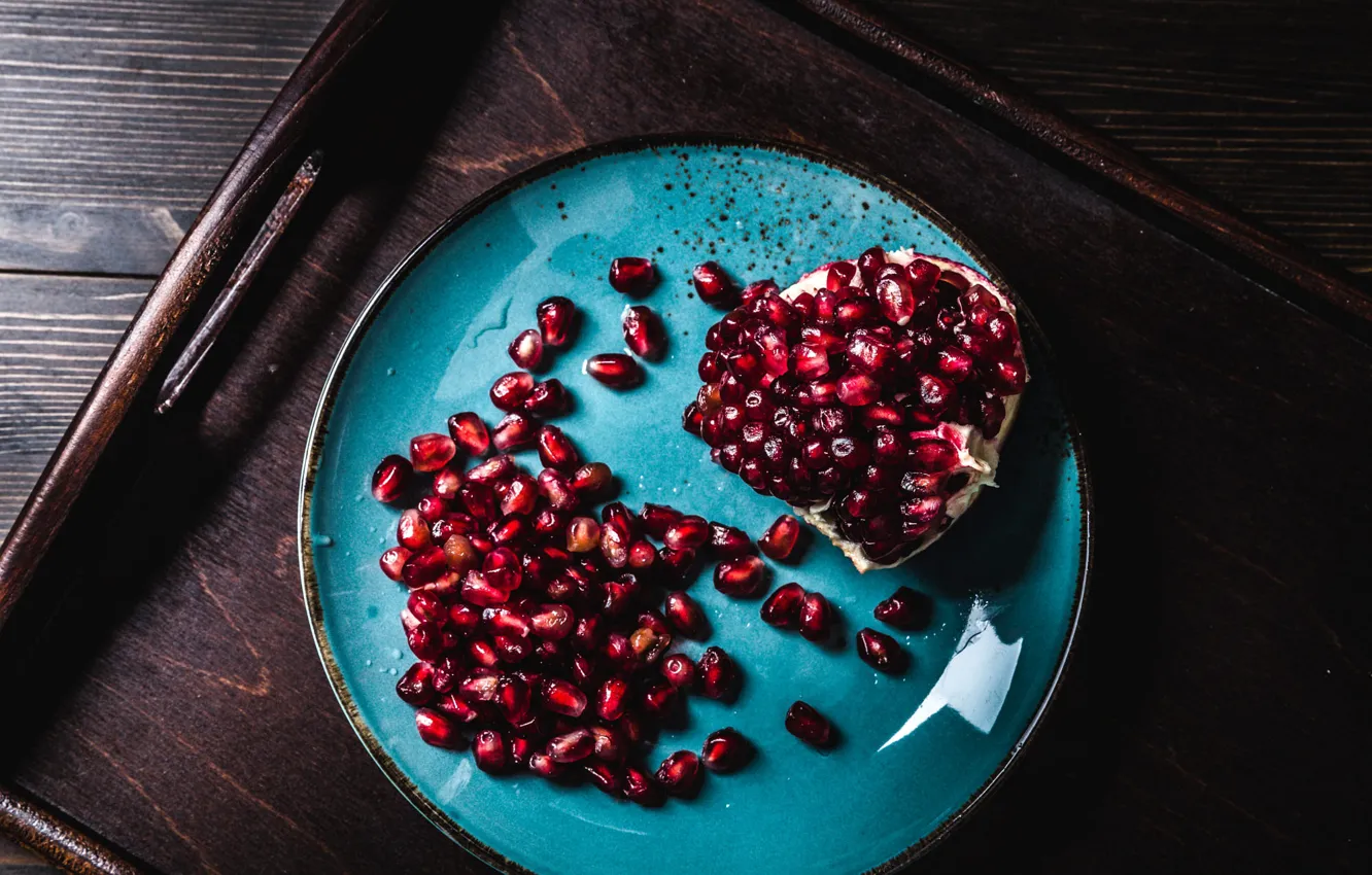 Photo wallpaper blue, red, the dark background, table, light, garnet, pomegranate grains, tray