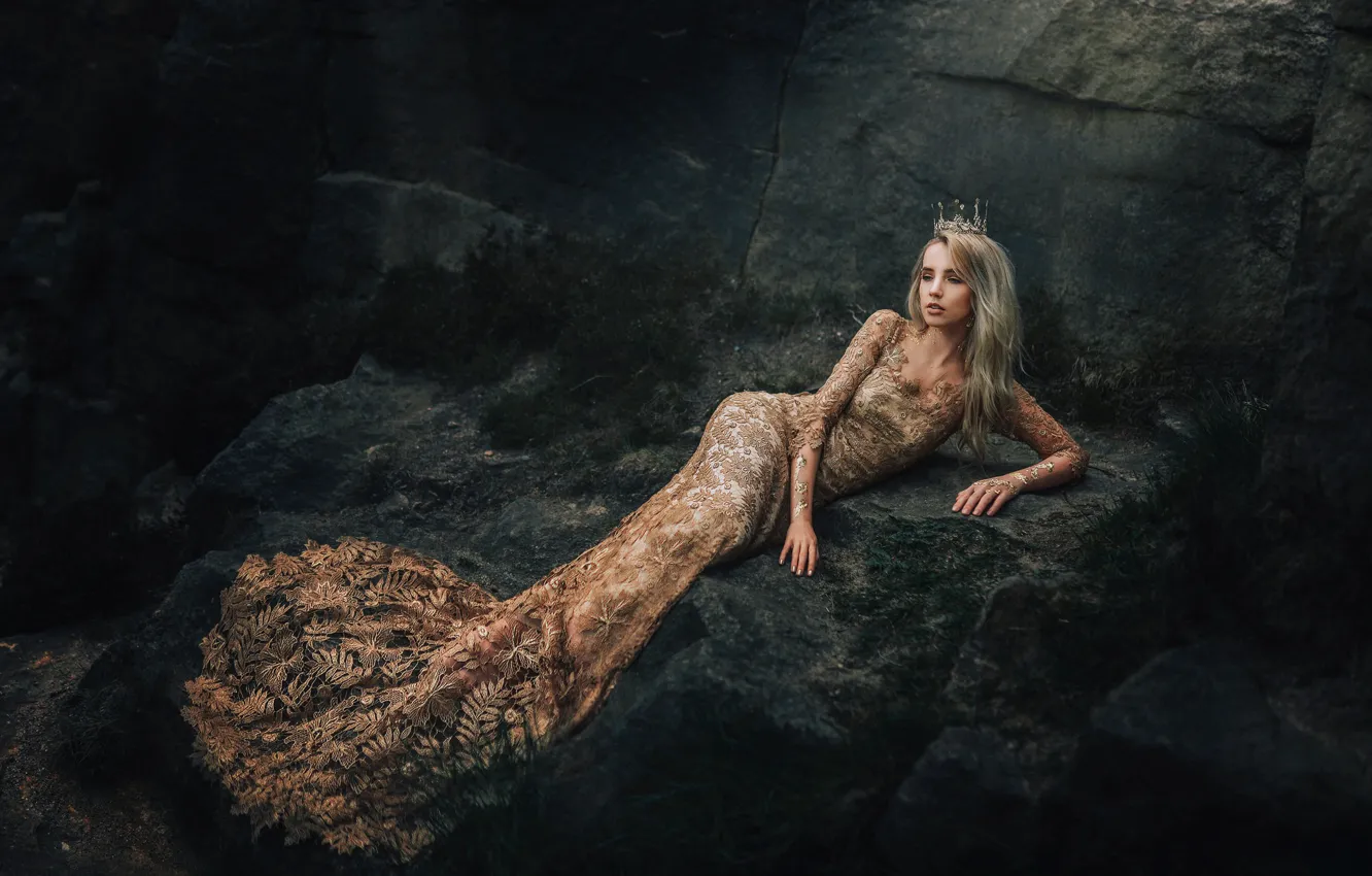 Photo wallpaper girl, stones, rocks, crown, dress, image, Princess, Queen
