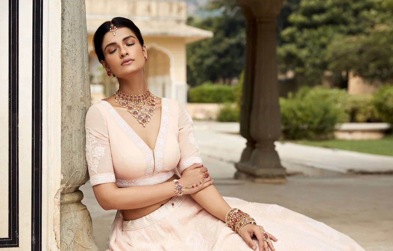 Photo wallpaper girl, sexy, fashion, hot girl, eyes, smile, beautiful, figure