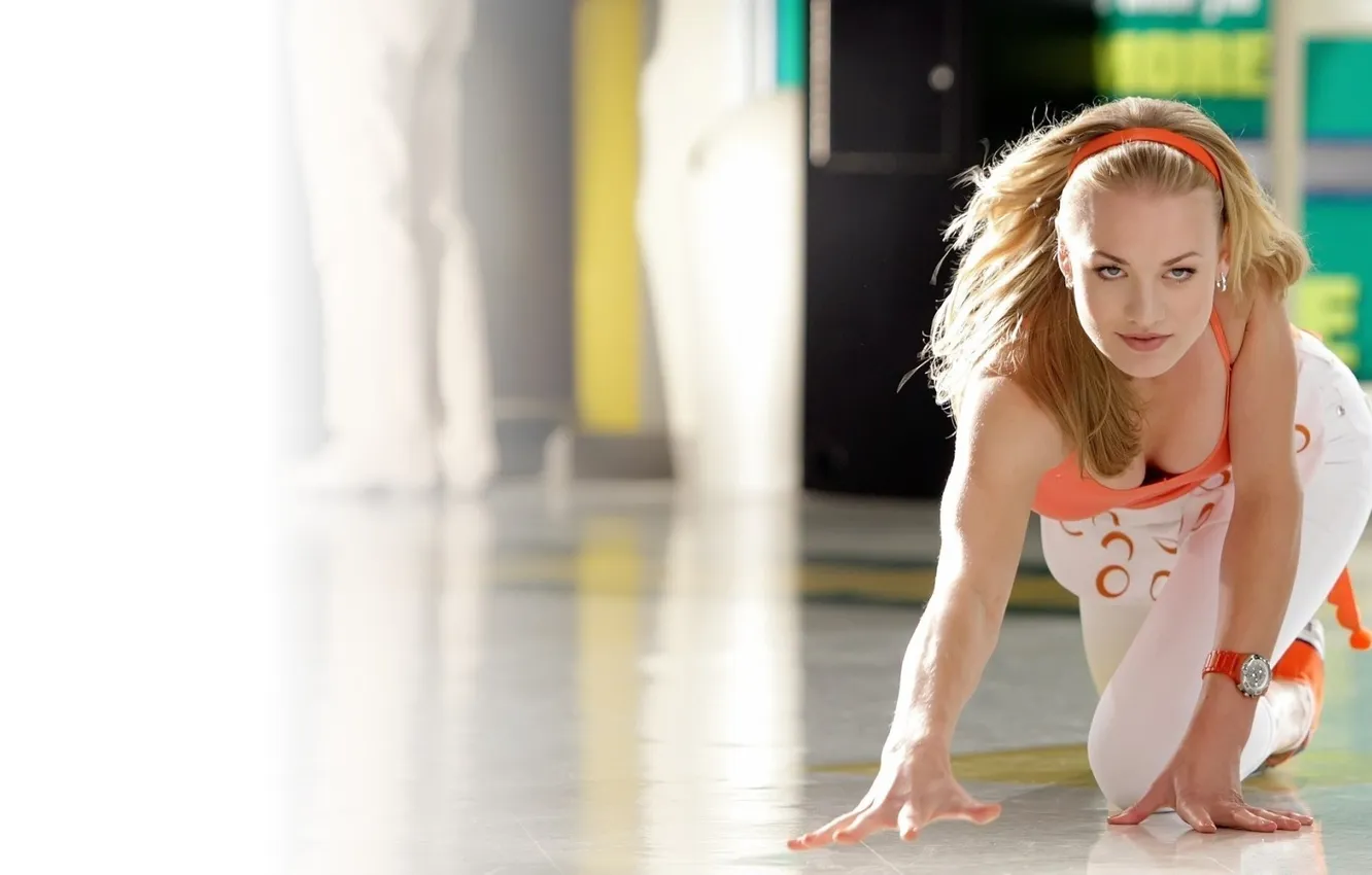 Photo wallpaper girl, blonde, crawling