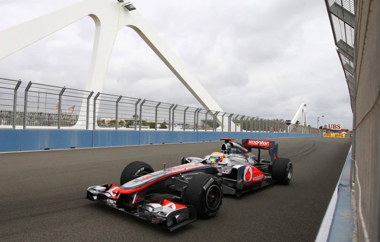 Photo wallpaper bridge, track, formula 1, pilot, Spain, formula 1, racer, 2011