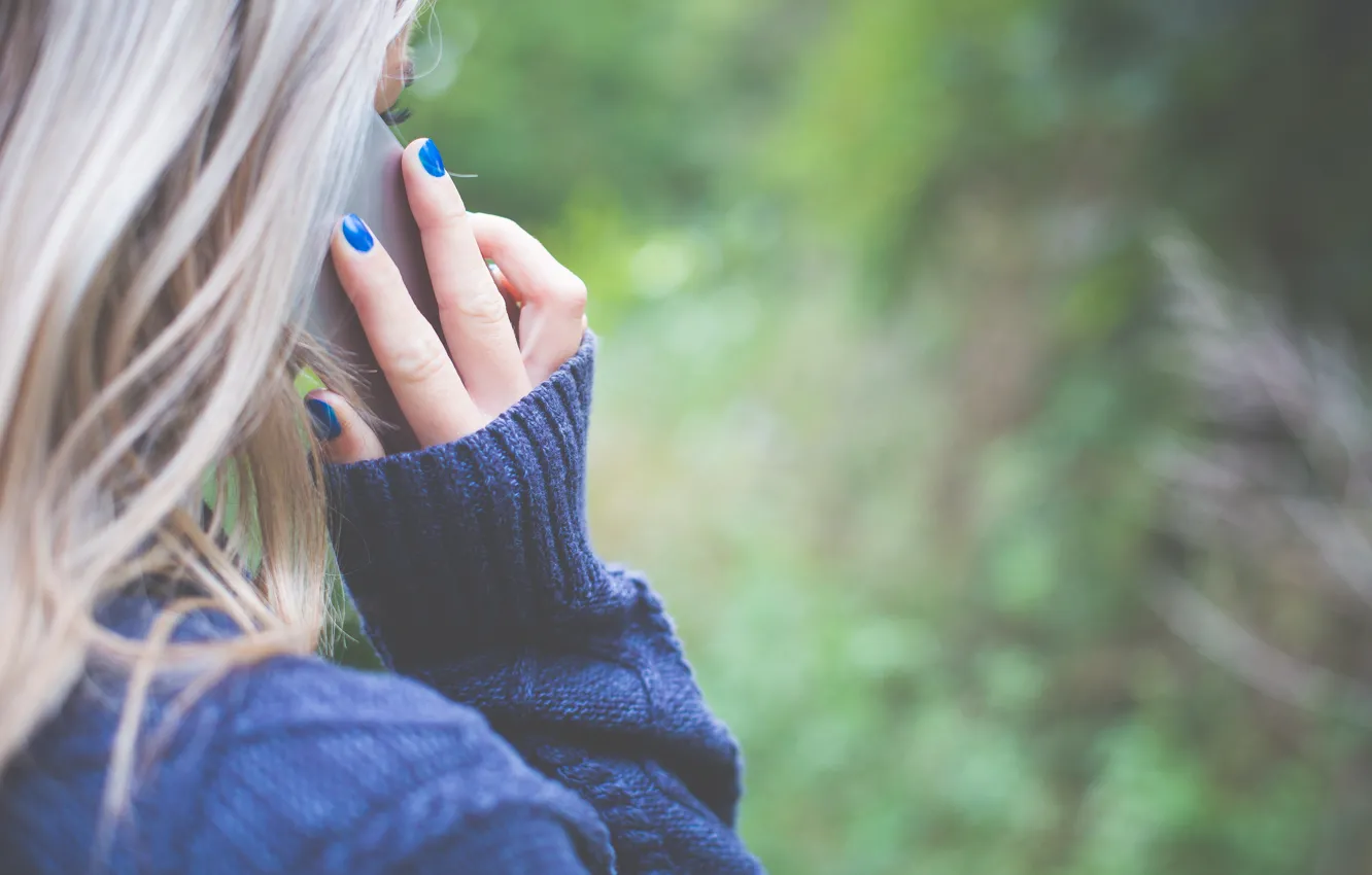 Photo wallpaper girl, phone, sweater, manicure
