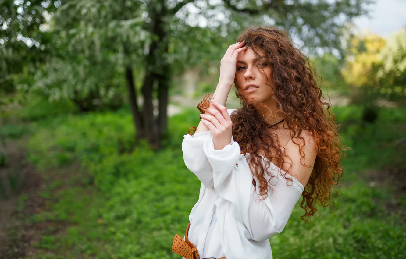 Photo wallpaper girl, model, portrait, curly