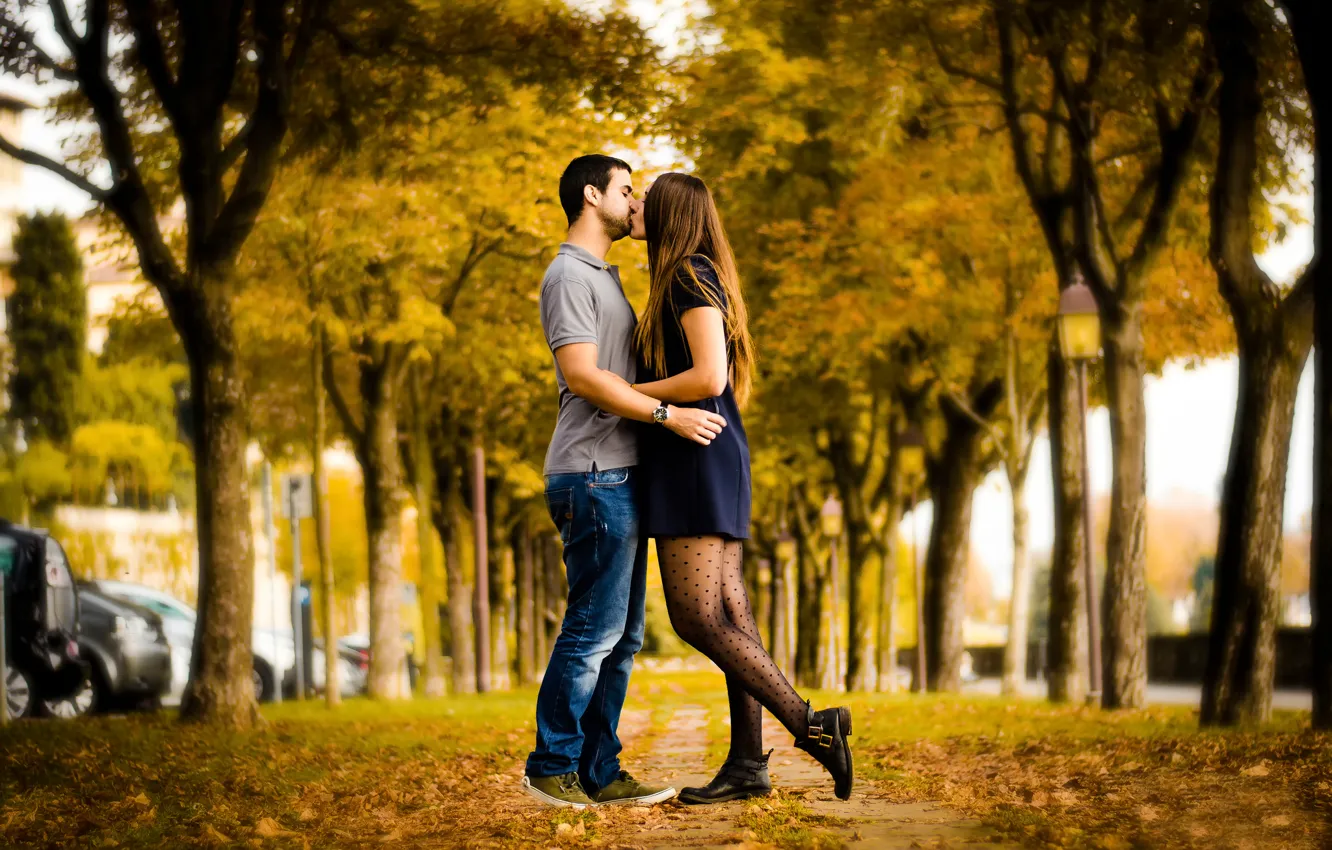Photo wallpaper autumn, kiss, pair, alley, lovers, Autumn Love