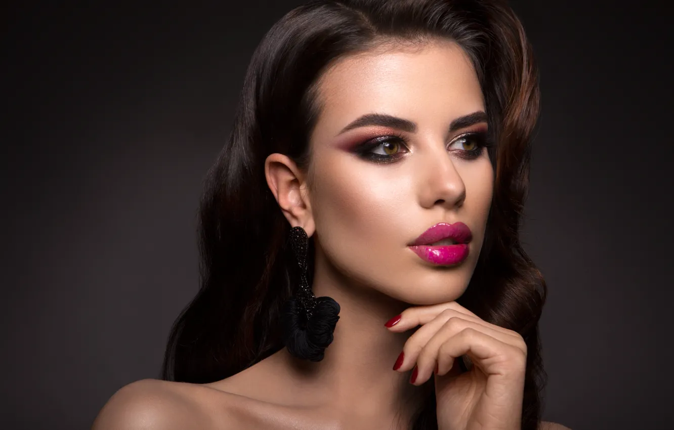 Photo wallpaper girl, portrait, hands, makeup, hairstyle, girl, woman, hair