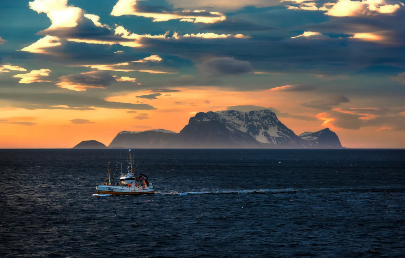 Photo wallpaper sea, ship, morning