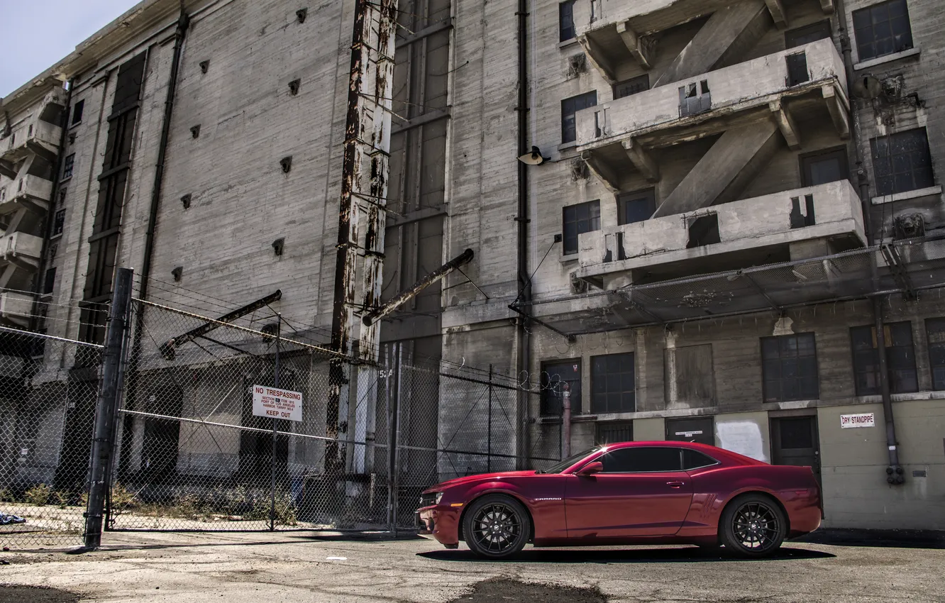 Photo wallpaper red, black, Chevrolet, the fence, profile, red, Chevrolet, drives
