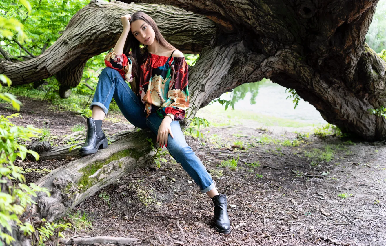 Photo wallpaper girl, tree, model, Alessandra