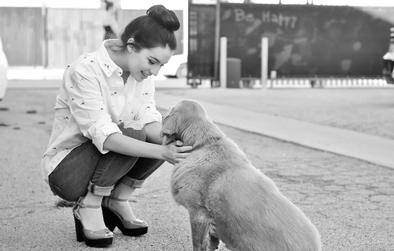 Photo wallpaper girl, joy, smile, kindness, the game, dog, girl, game