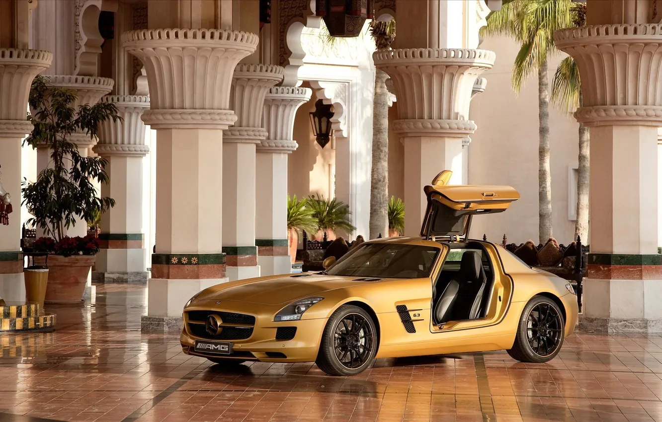 Photo wallpaper Mercedes-Benz, SLS AMG, Dubai, gold, Dubai, Mercedes, Palace