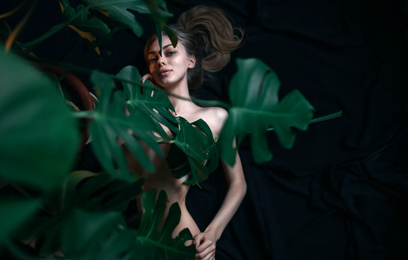 Photo wallpaper leaves, model, nude, brunette, Kustarev Maxim