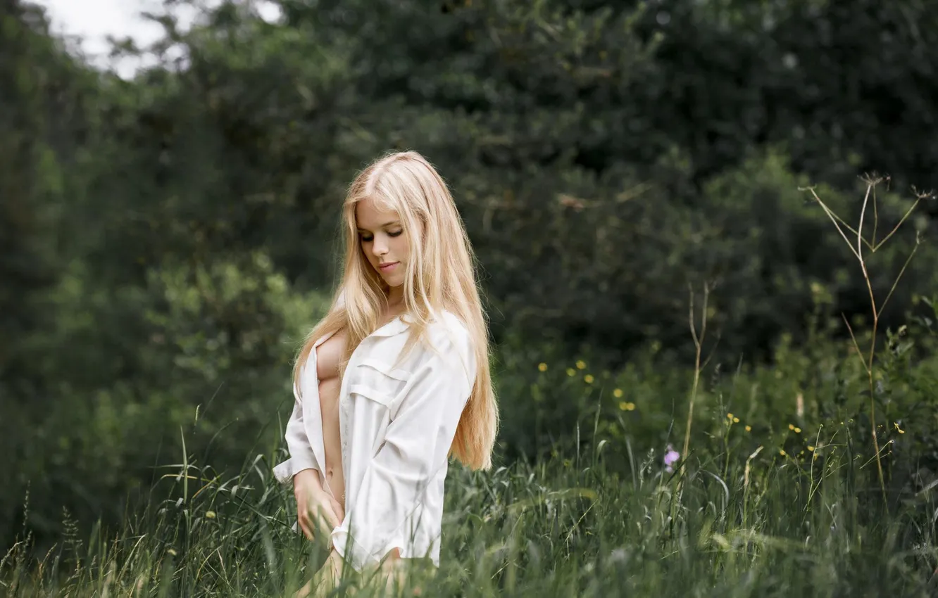 Photo wallpaper greens, forest, grass, nature, blonde, shirt