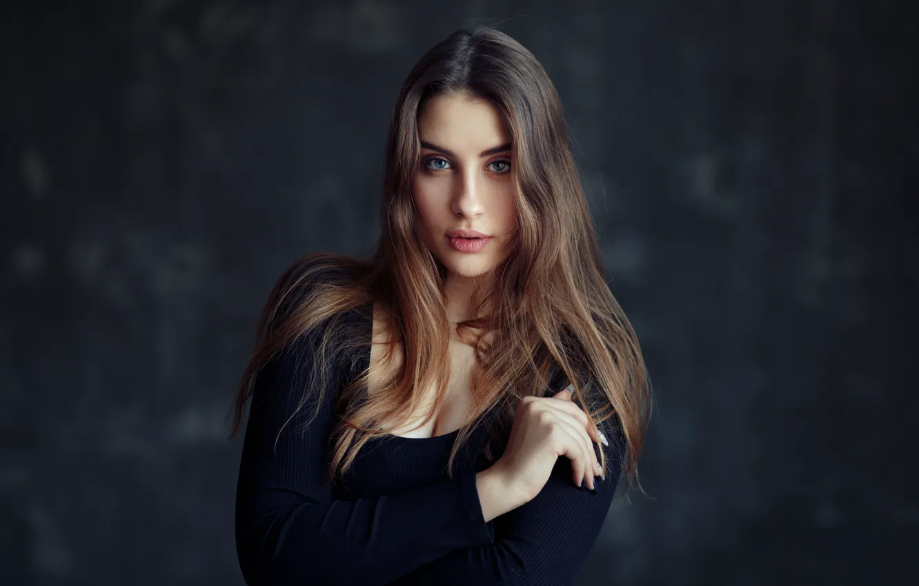 Photo wallpaper look, girl, face, pose, background, hair, portrait, hands