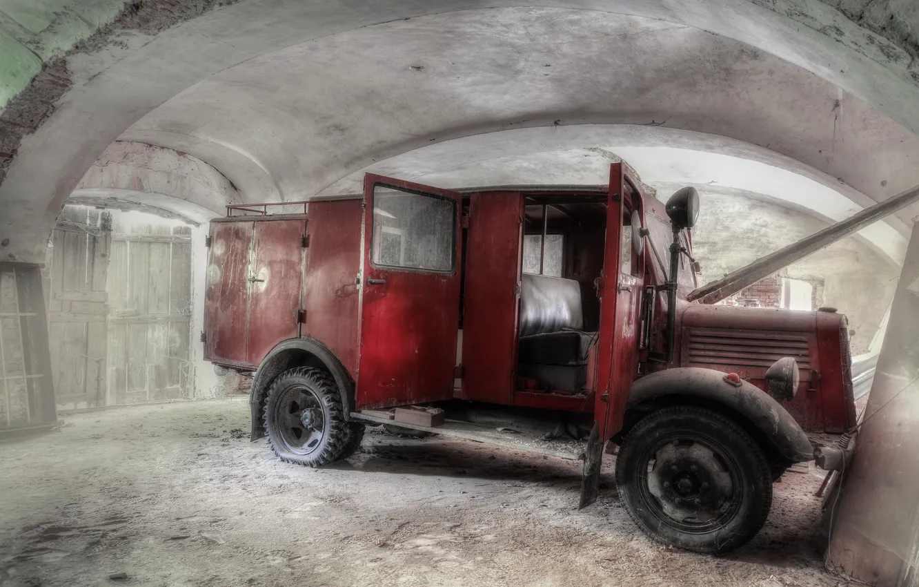 Photo wallpaper machine, garage, Old fire station