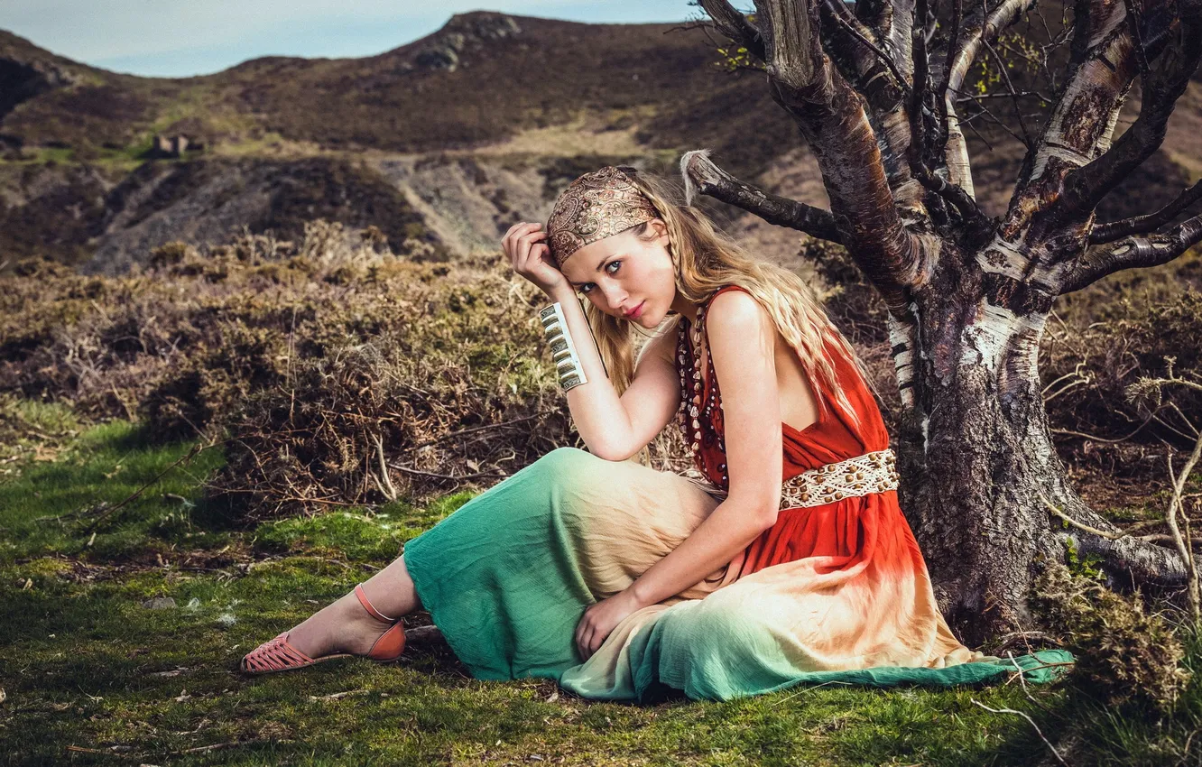 Photo wallpaper girl, pose, background, Raphaella Withlove