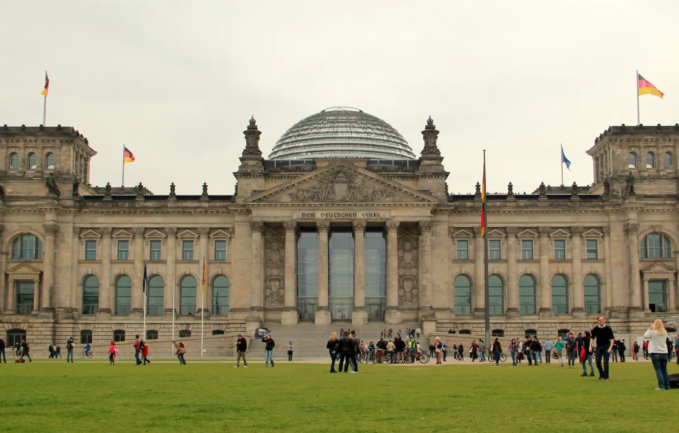 Wallpaper the sky, the building, modern, Germany, flag, may, columns ...