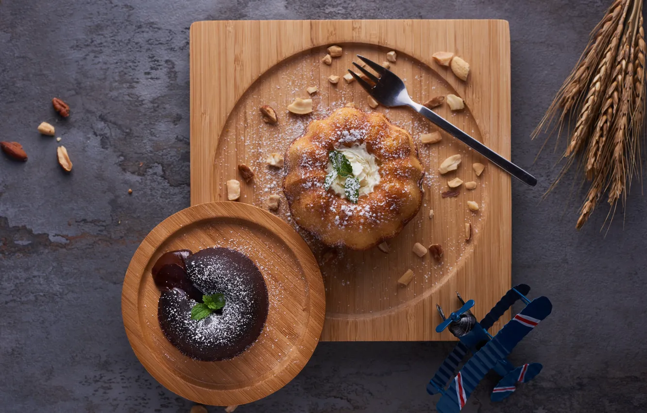 Photo wallpaper chocolate, nuts, the plane, cream, cupcakes