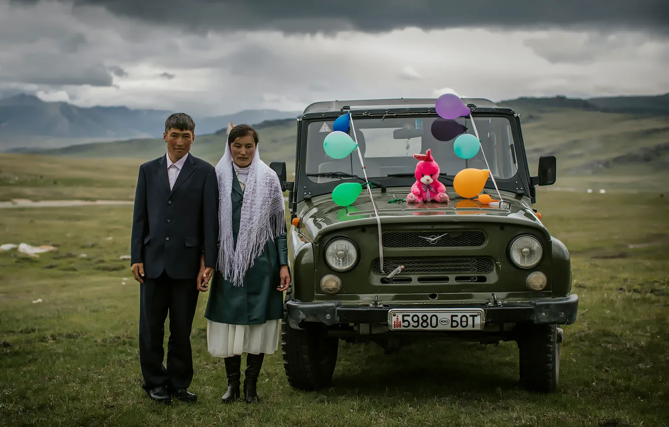 Photo wallpaper the bride, wedding, the groom, UAZ, the newlyweds)