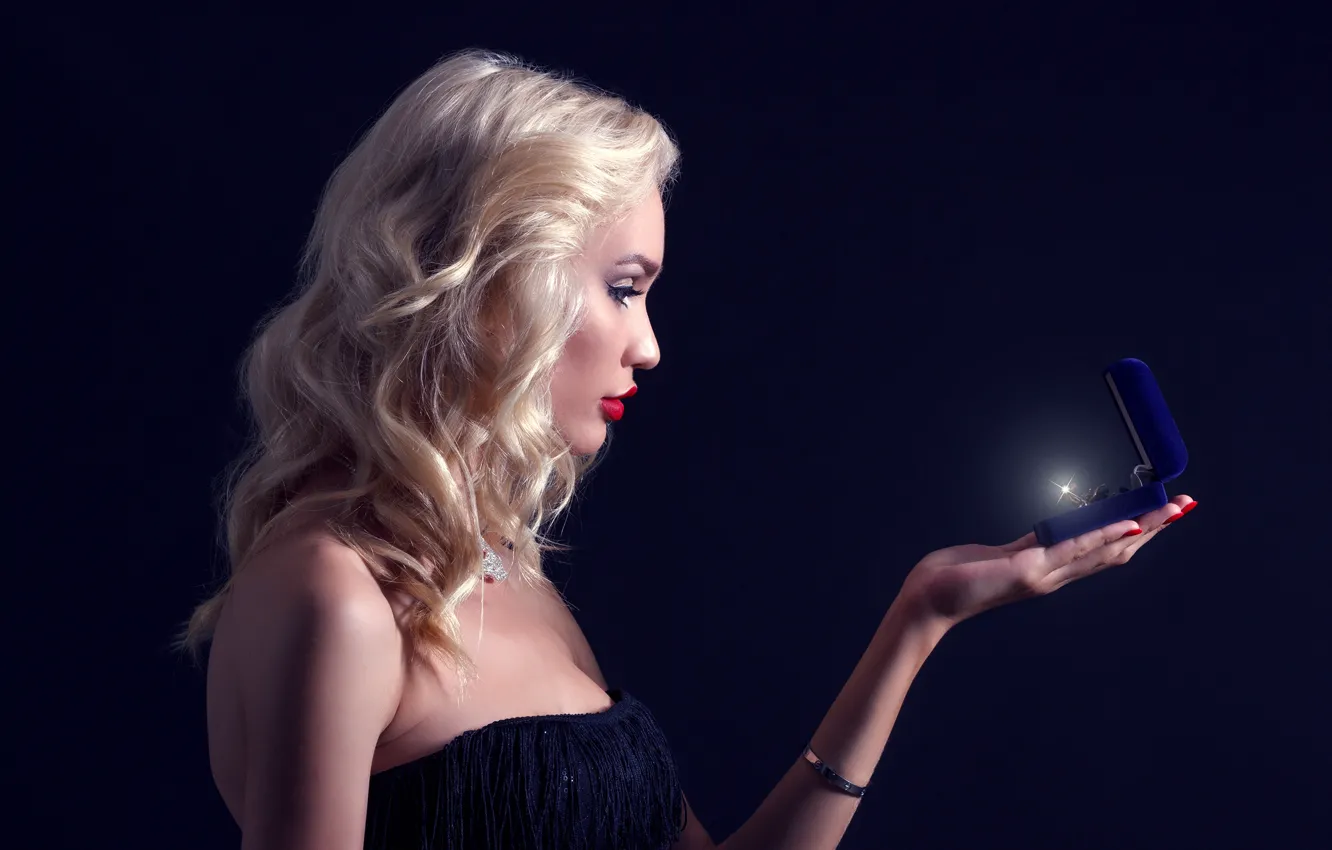 Photo wallpaper decoration, face, Shine, hands, makeup, ring, hairstyle, blonde