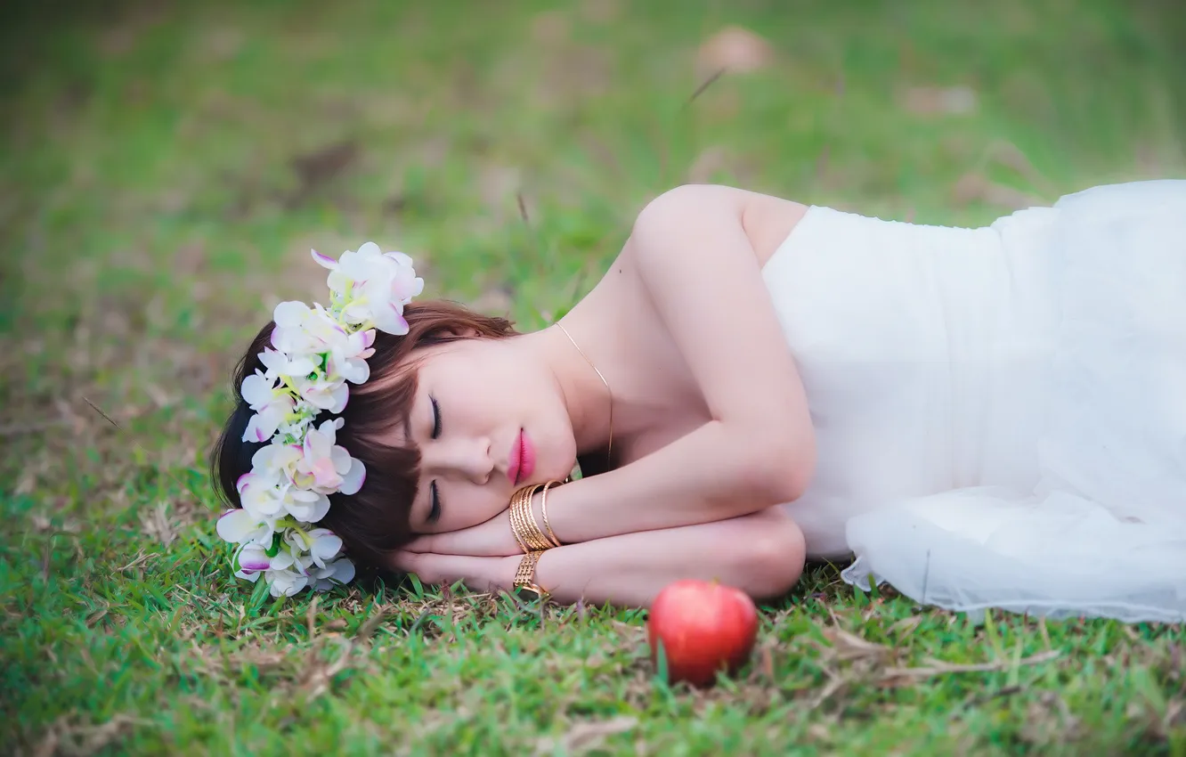 Photo wallpaper girl, apples, Asian