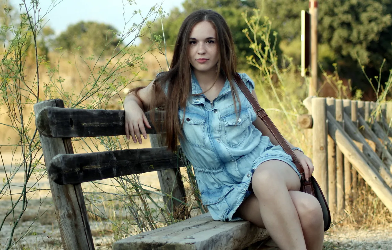 Photo wallpaper girl, Gemma, bench