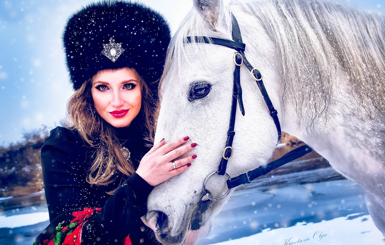 Photo wallpaper girl, hat, horse, fur