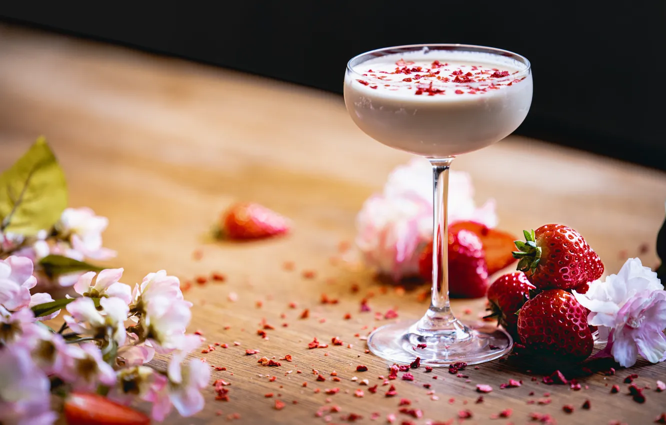 Photo wallpaper flowers, table, glass, petals, strawberry, cocktail, placer, milk