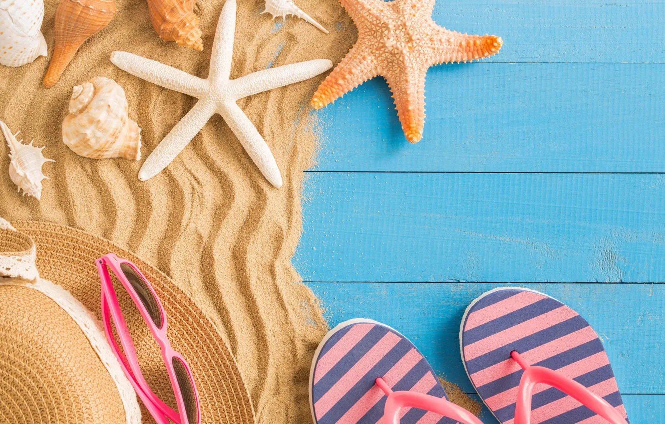 Photo wallpaper sand, beach, summer, stay, star, vacation, hat, glasses