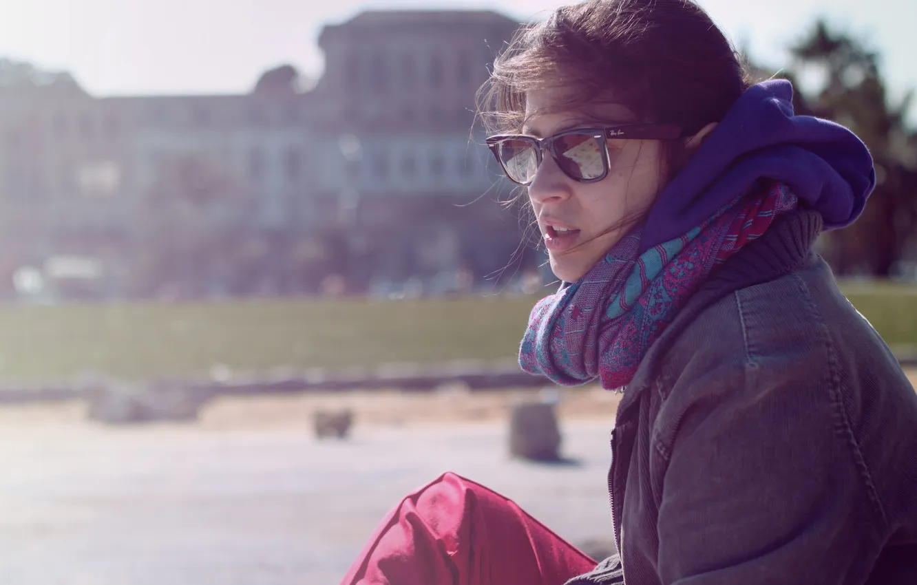 Photo wallpaper girl, street, scarf, glasses