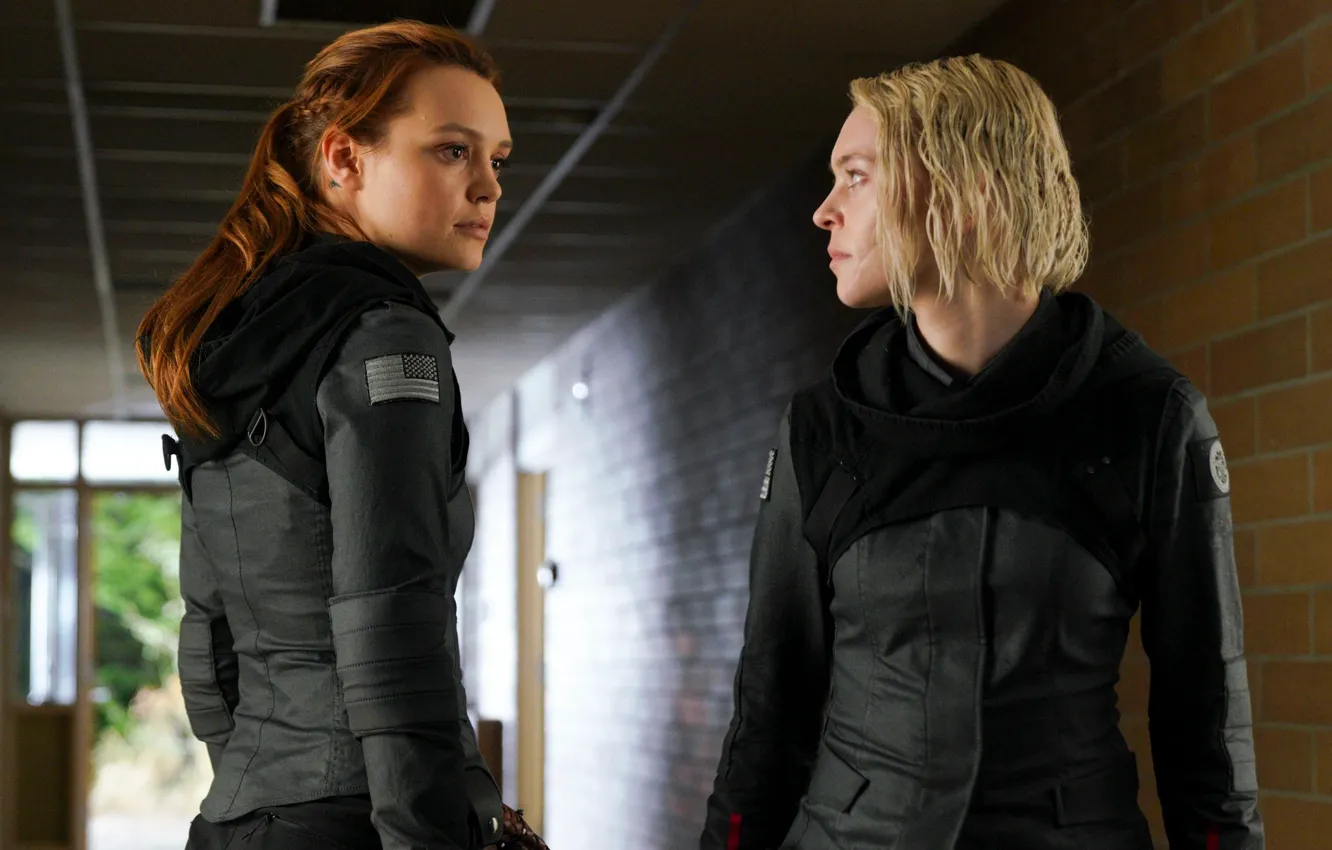 Photo wallpaper look, girl, soldiers, witch, polygon, exercises, military uniform, Ghost town