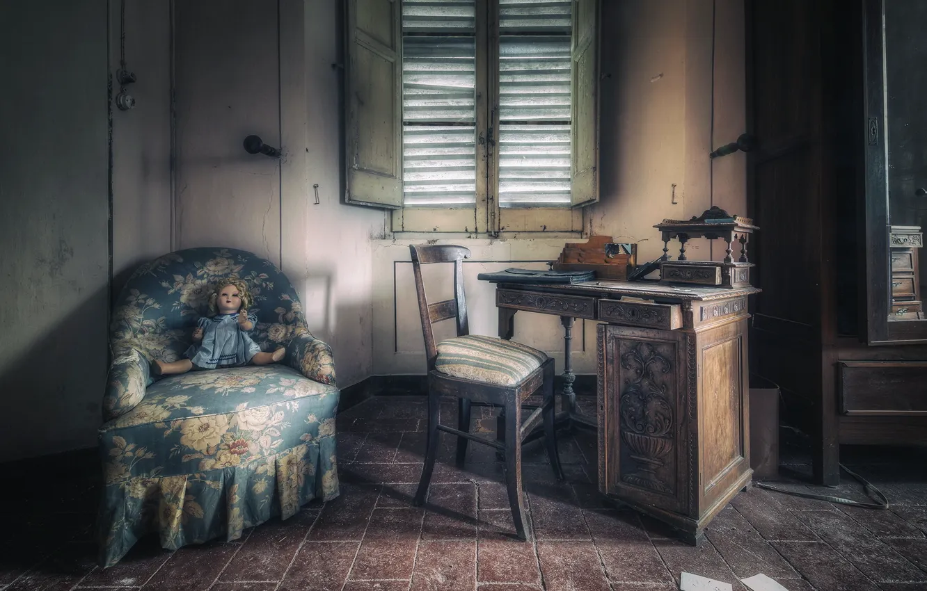 Photo wallpaper room, chair, doll