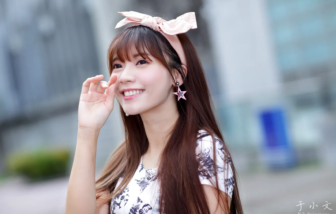 Photo wallpaper pose, smile, model, portrait, hands, makeup, hairstyle, brown hair