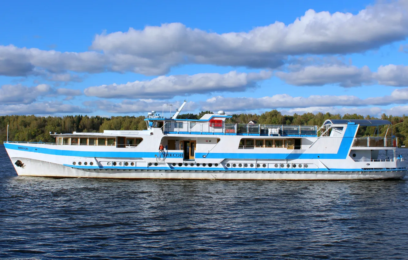 Photo wallpaper ship, a pleasure, river