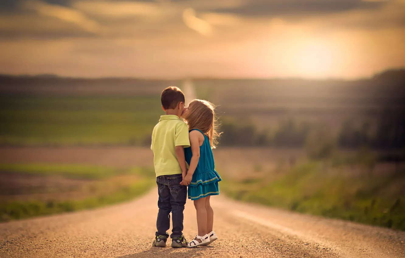 Photo wallpaper road, children, kiss, boy, space, girl