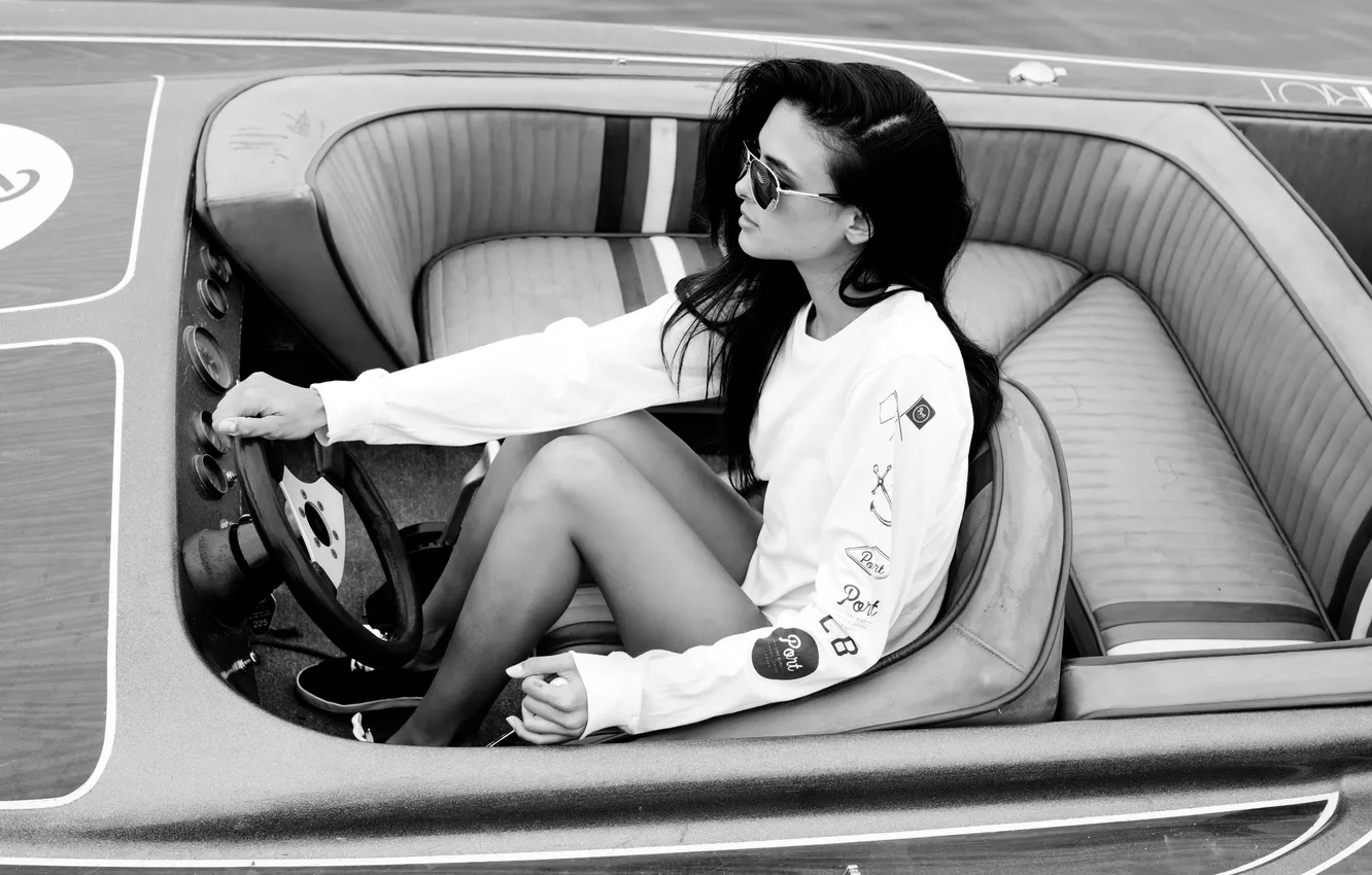 Photo wallpaper girl, brunette, glasses, black and white, salon