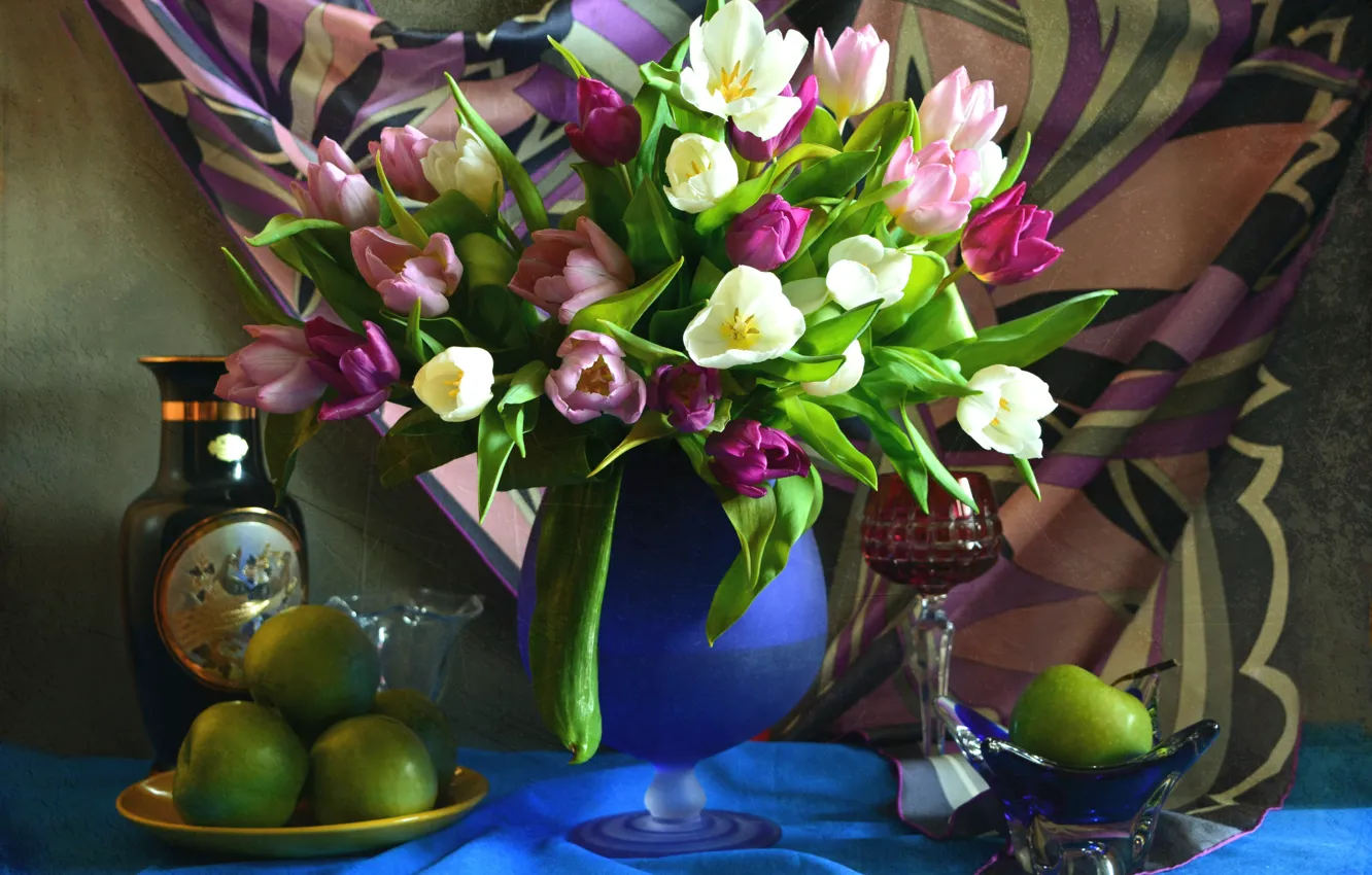 Photo wallpaper apples, bouquet, tulips, shawl