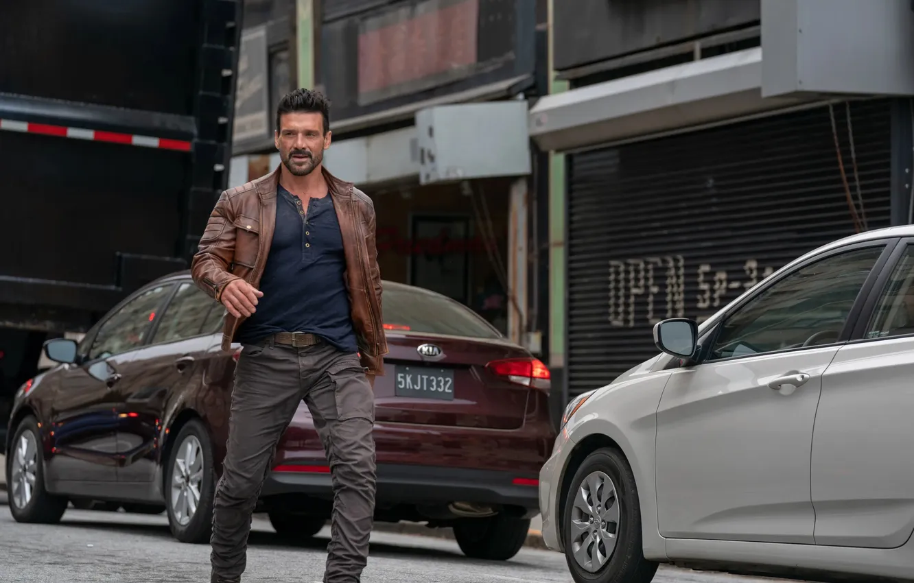 Photo wallpaper machine, pose, background street, Frank Grillo, Frank Grillo, The day of the trigger, Roy Pulver, …