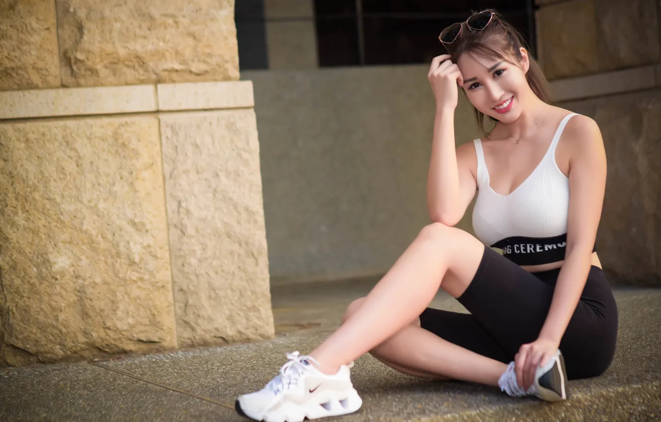 Photo wallpaper girl, street, Asian