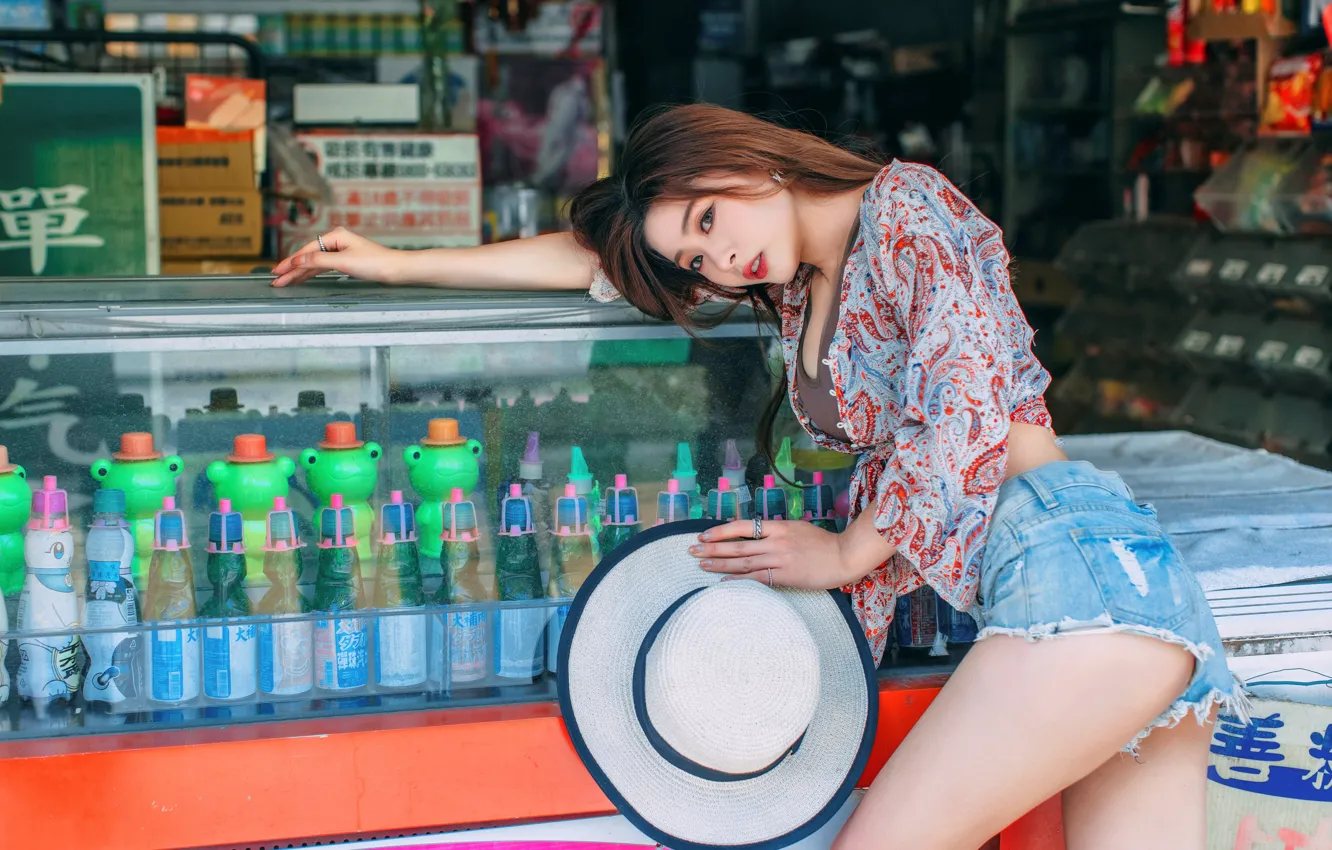 Photo wallpaper sexy, pose, model, shorts, portrait, hat, makeup, figure