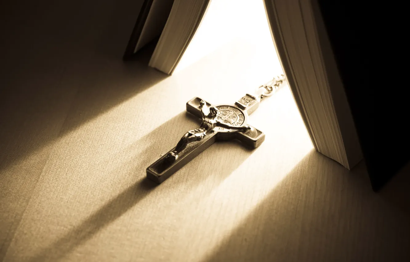 Photo wallpaper macro, light, table, cross, book, the crucifixion, faith, the Bible