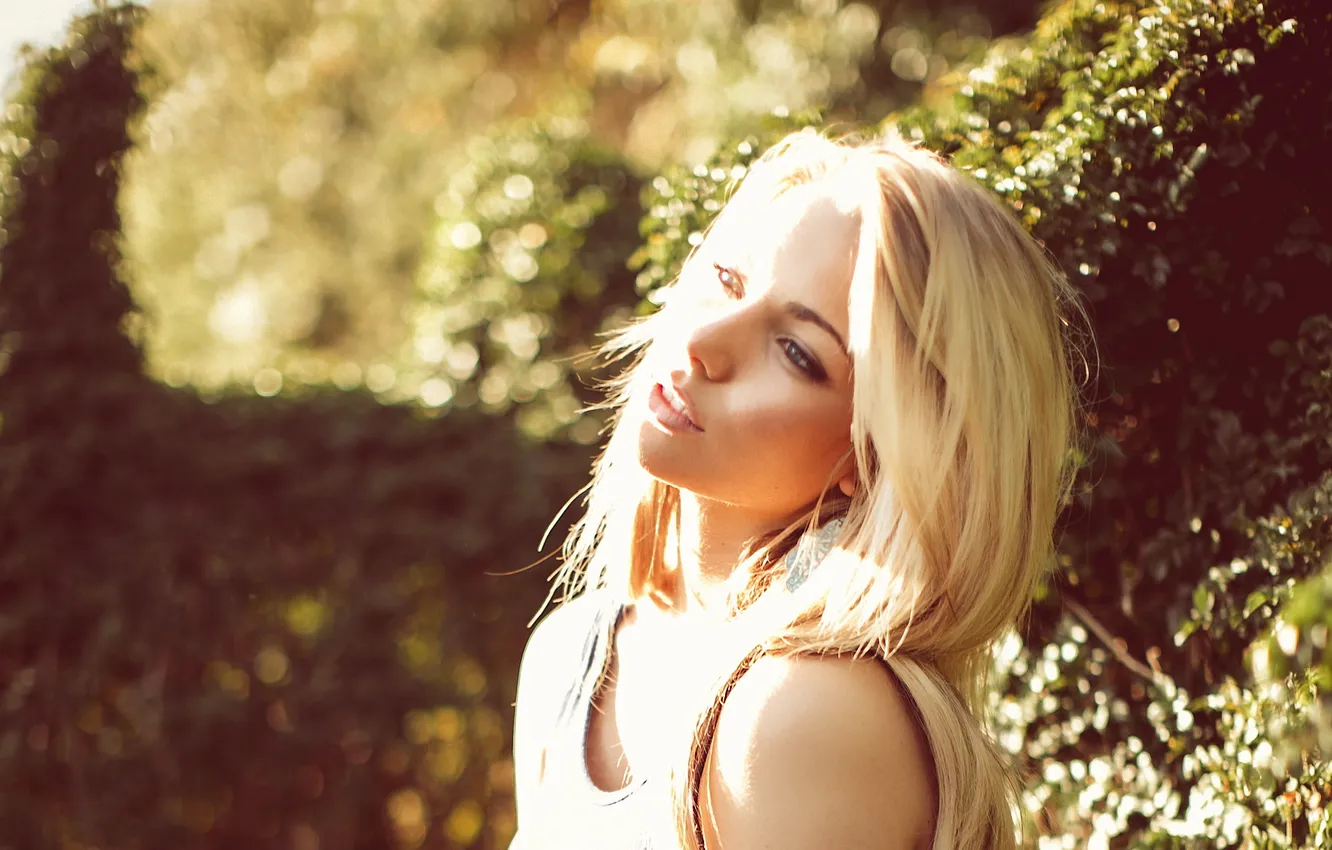 Photo wallpaper girl, light, portrait, beauty