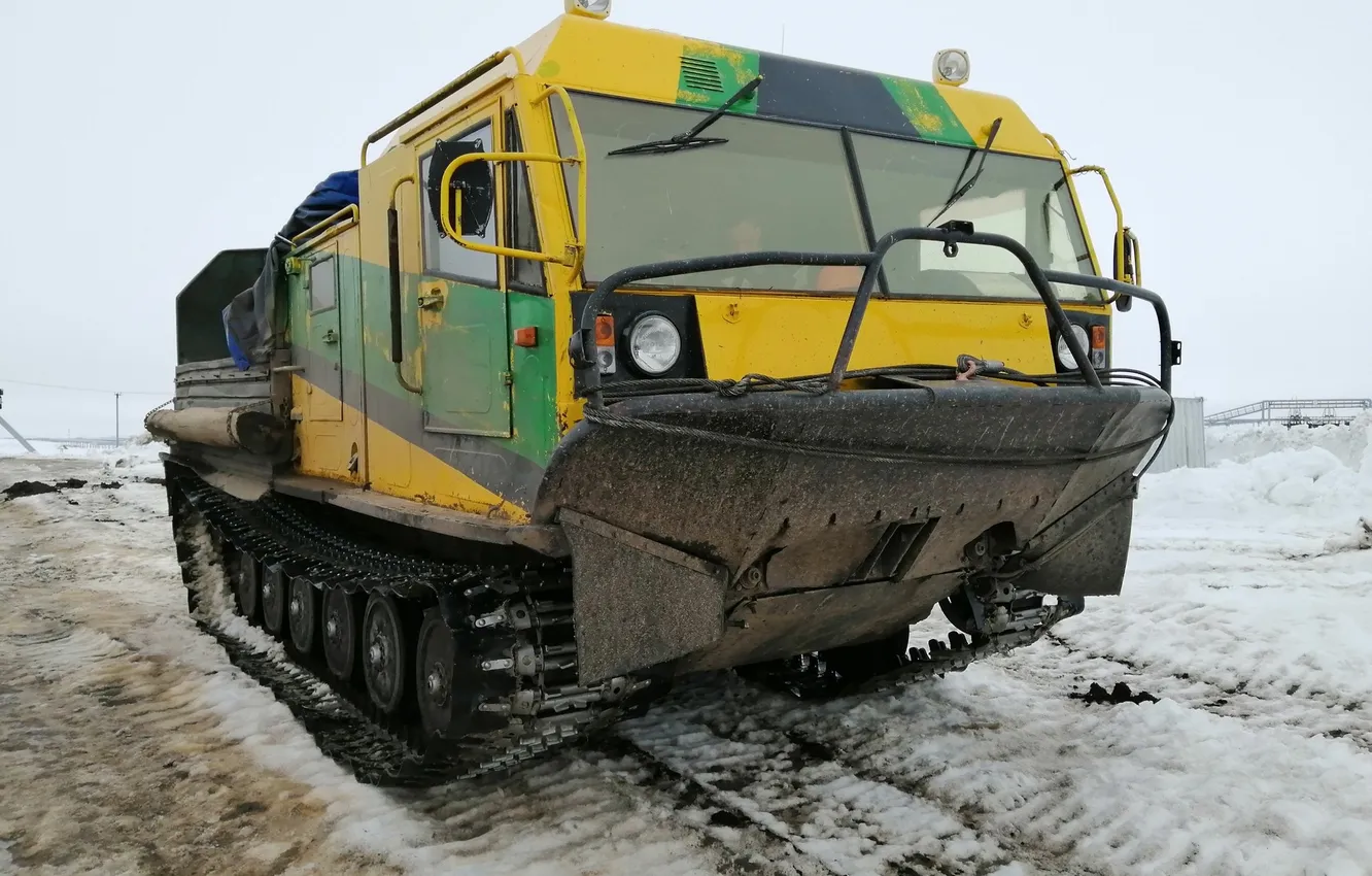 Photo wallpaper snow, caterpillar, Rover, dirty snow